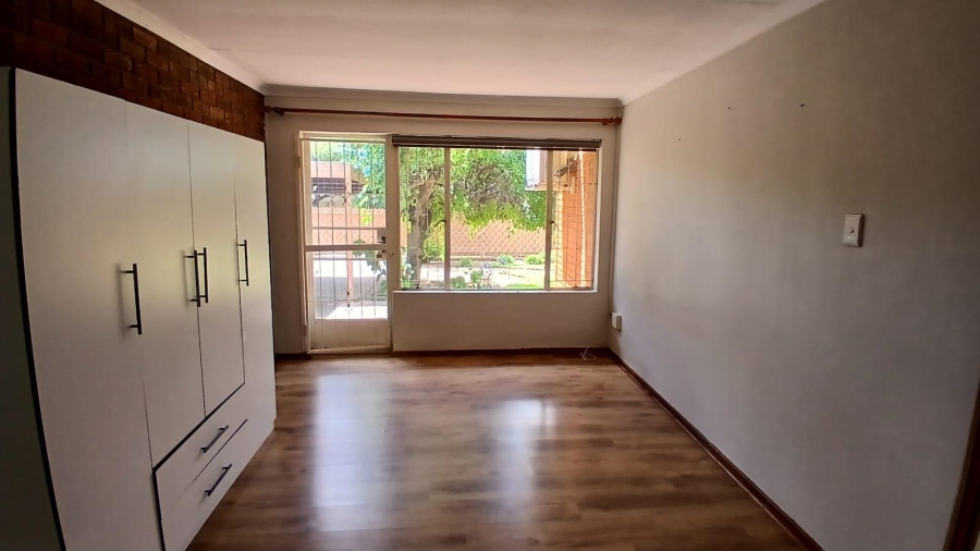 5 Bedroom Property for Sale in Pellissier Free State